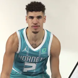 2020-21 Charlotte Hornets Blue LaMelo Ball #2 Men's Jersey - product photo 2020-21 Charlotte Hornets Blue LaMelo Ball #2 Men's Jersey product image
