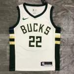 Camisa masculina branca do Milwaukee Bucks para a temporada 2021/22, modelo #22, usada por Khris Middleton. 2021/22 Milwaukee Bucks Home White Khris Middleton #22 Men’s Jersey