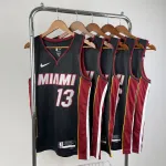 2023/24 Miami Heat V-Neck Jimmy Butler #22 Camisola para homem