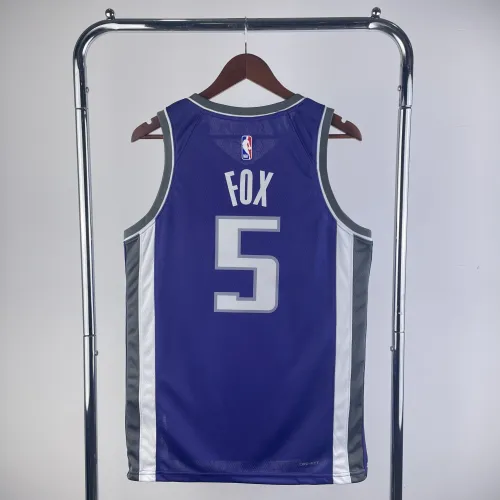 Maglia da trasferta viola dei Sacramento Kings 2023-24 di De'Aaron Fox (modello #5) da uomo.