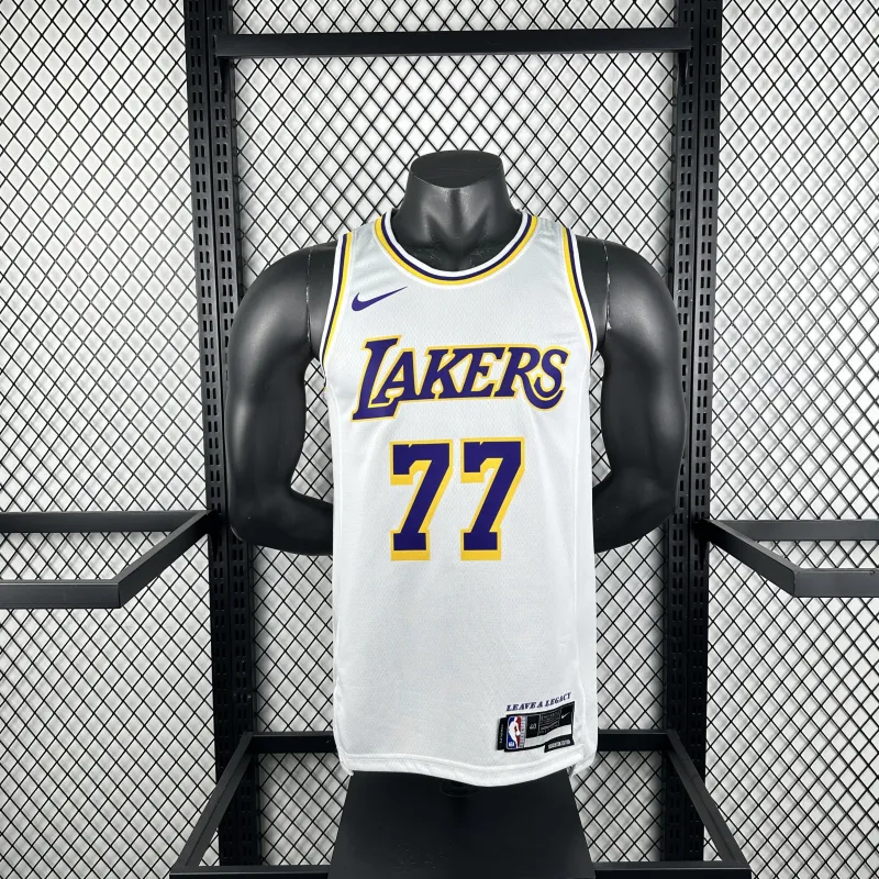 2023/24 Los Angeles Lakers Luka Doncic #77 Camisola branca para homem