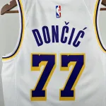 2023/24 Los Angeles Lakers Luka Doncic #77 Camisola branca para homem