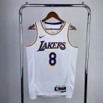 2023/24 Los Angeles Lakers Kobe Bryant #8 Maglia da uomo bianca 2023/24 Los Angeles Lakers Kobe Bryant #8 White Men’s Jersey
