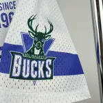 Maglia da uomo a maniche corte Mitchell & Ness Retro dei Milwaukee Bucks stagione 2026/27