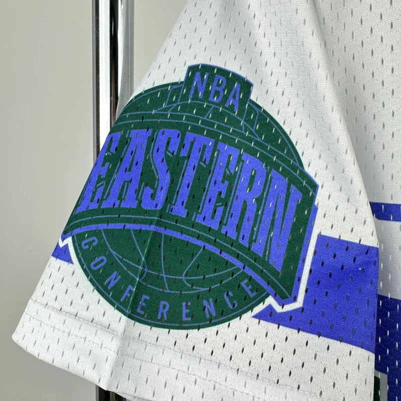 Maglia da uomo a maniche corte Mitchell & Ness Retro dei Milwaukee Bucks stagione 2026/27