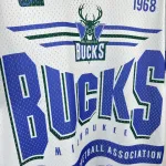 Maglia da uomo a maniche corte Mitchell & Ness Retro dei Milwaukee Bucks stagione 2026/27