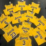 Camisola masculina amarela do Los Angeles Lakers, com o número #39, em comemoração ao 75.º aniversário, com Dwight Howard