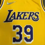 Camisola masculina amarela do Los Angeles Lakers, com o número #39, em comemoração ao 75.º aniversário, com Dwight Howard