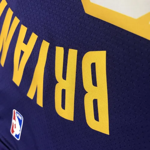 Maglia Los Angeles Lakers Kobe Bryant #24 Viola Uomo con scollo a V