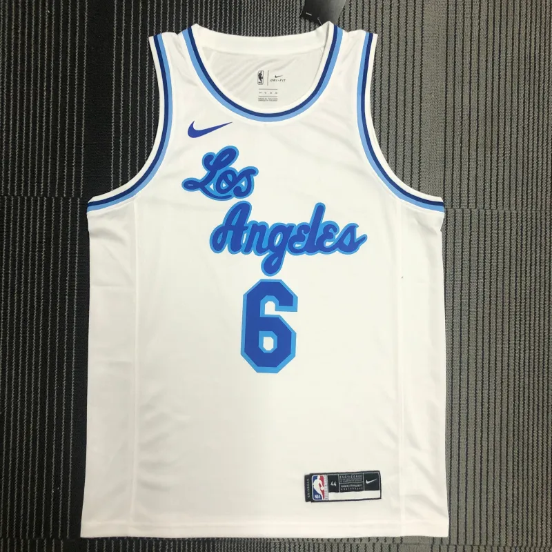 Camisa masculina branca do Los Angeles Lakers com o nome de LeBron James #6