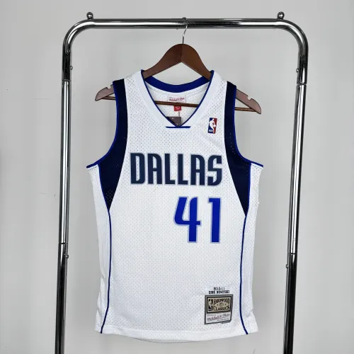 Maglia da uomo Dirk Nowitzki #41 Retro White dei Dallas Mavericks, stagione 2011/12, prodotta da Mitchell & Ness.
