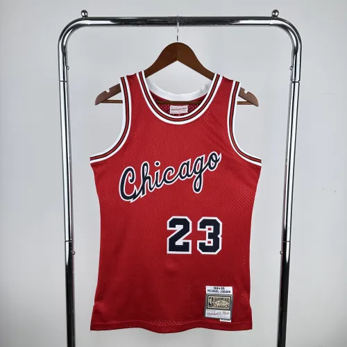 Maillot homme Mitchell & Ness rétro Michael Jordan #23 des Chicago Bulls 1984/85