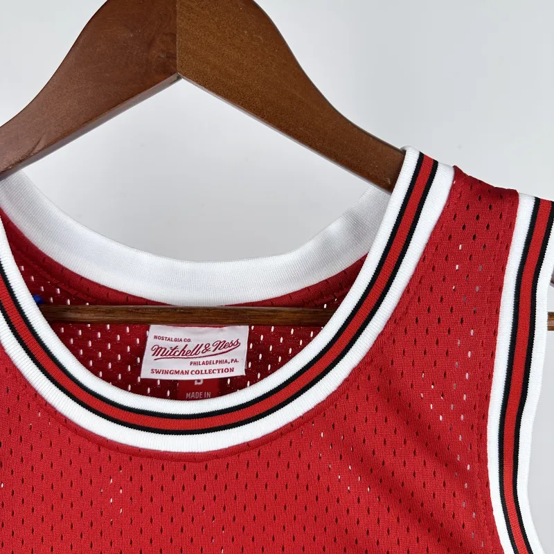 1984/85 Chicago Bulls Mitchell & Ness Retro Michael Jordan #23 Men’s Jersey