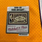 Los Angeles Lakers Mitchell & Ness Retro V-Neck Kobe Bryant #8 Yellow Camiseta de hombre