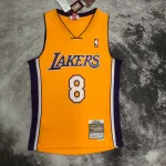Los Angeles Lakers Mitchell & Ness Retro V-Neck Kobe Bryant #8 Yellow Camiseta de hombre