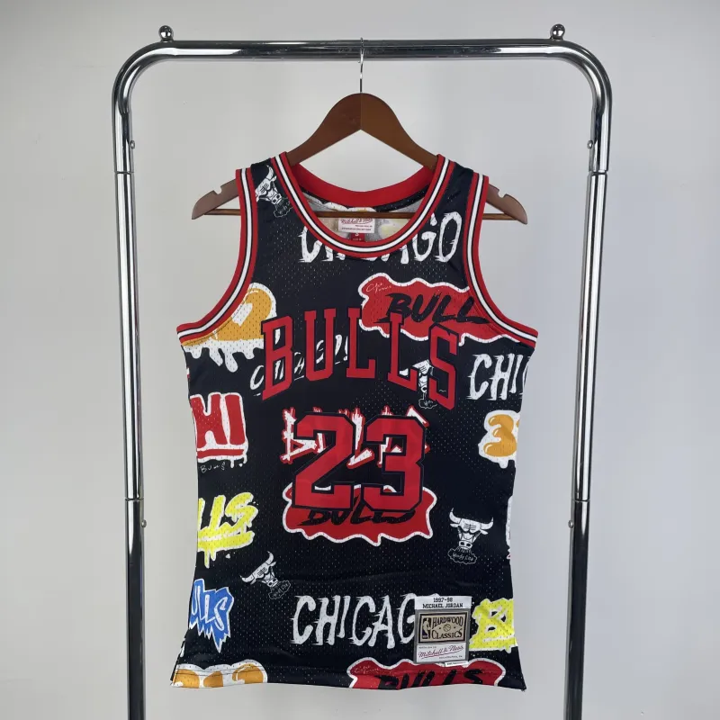 Chicago Bulls Mitchell & Ness Retro Michael Jordan #23 Camisola para homem