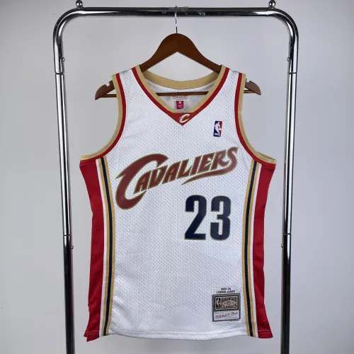 2004/05 Cleveland Cavaliers Mitchell & Ness Classic White LeBron James #23 Camisola para homem