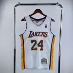 Maillot Hommes Los Angeles Lakers Mitchell & Ness Retro V-Neck Kobe Bryant #24 Blanc Los Angeles Lakers Mitchell & Ness Retro V-Neck Kobe Bryant #24 White Men's Jersey
