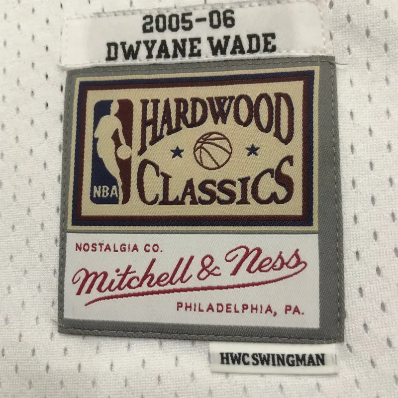 Miami Heat Mitchell & Ness Retro Dwyane Wade #3 Men’s Jersey