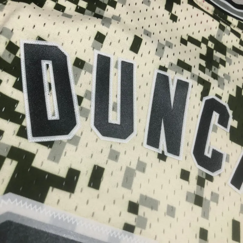 San Antonio Spurs Mitchell & Ness Retro Tim Duncan #21 Jersey | NBA Swingman Jersey