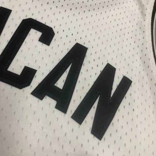 1998/99 San Antonio Spurs Mitchell & Ness Retro White Tim Duncan #21 Jersey | NBA Swingman Jersey