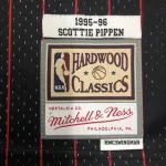 Chicago Bulls Mitchell & Ness Retro Scottie Pippen #33 Men’s Jersey