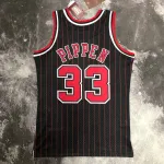 Chicago Bulls Mitchell & Ness Retro Scottie Pippen #33 Men’s Jersey