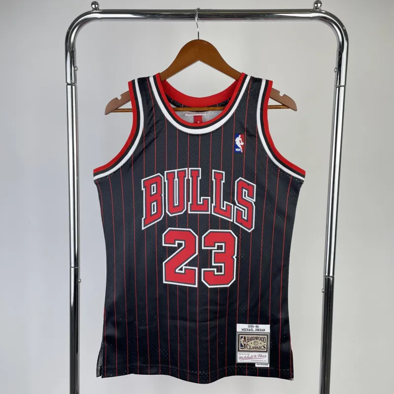 Chicago Bulls Mitchell & Ness Retro Michael Jordan #23 Men’s Jersey