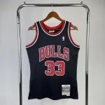 Camisola de homem Mitchell & Ness Retro Scottie Pippen #33 dos Chicago Bulls Chicago Bulls Mitchell & Ness Retro Scottie Pippen #33 Men’s Jersey