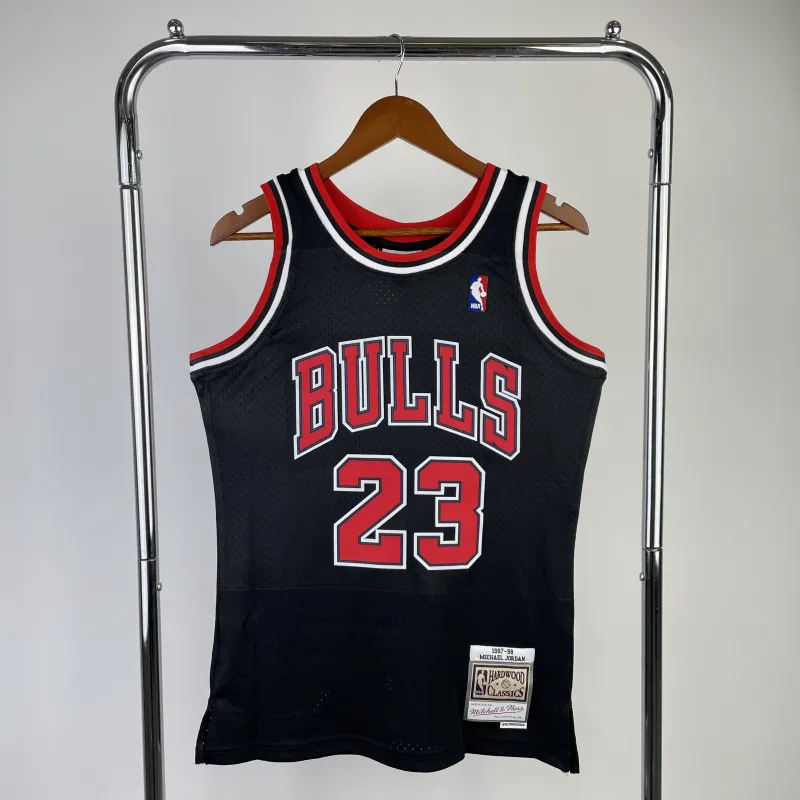 Chicago Bulls Mitchell & Ness Retro Michael Jordan #23 Men's Jersey