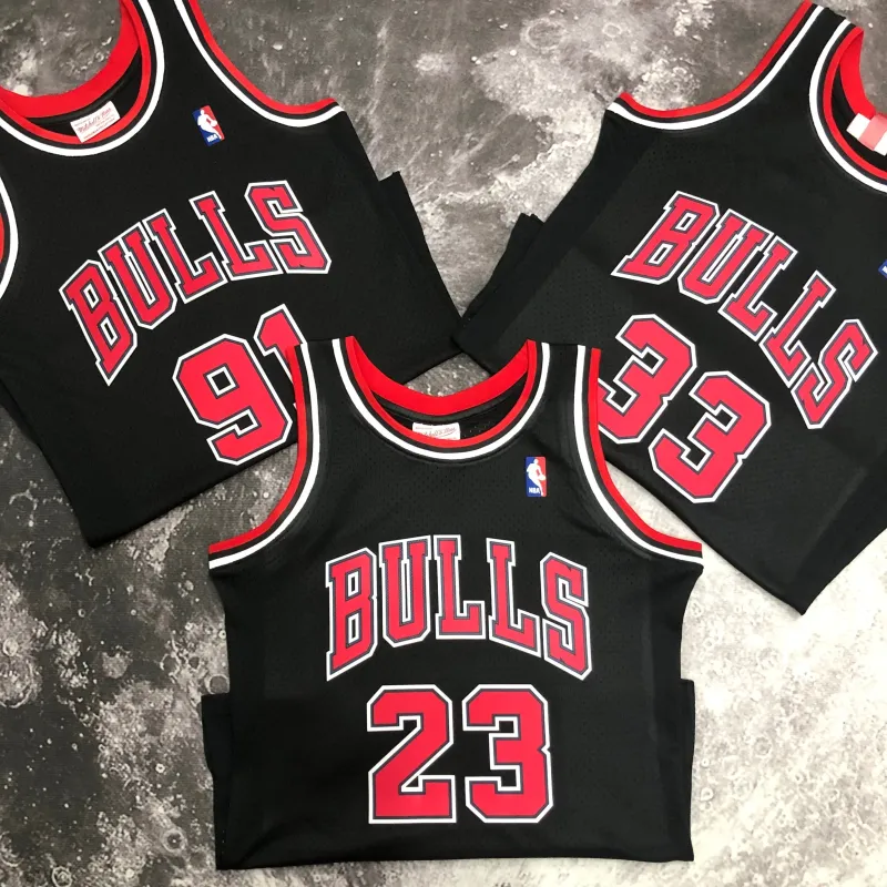 Chicago Bulls Mitchell & Ness Retro Michael Jordan #23 Men's Jersey