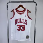 Maglia Chicago Bulls Mitchell & Ness Retro Scottie Pippen #33 Uomo Maglia da uomo Chicago Bulls Mitchell & Ness Retro Scottie Pippen #33