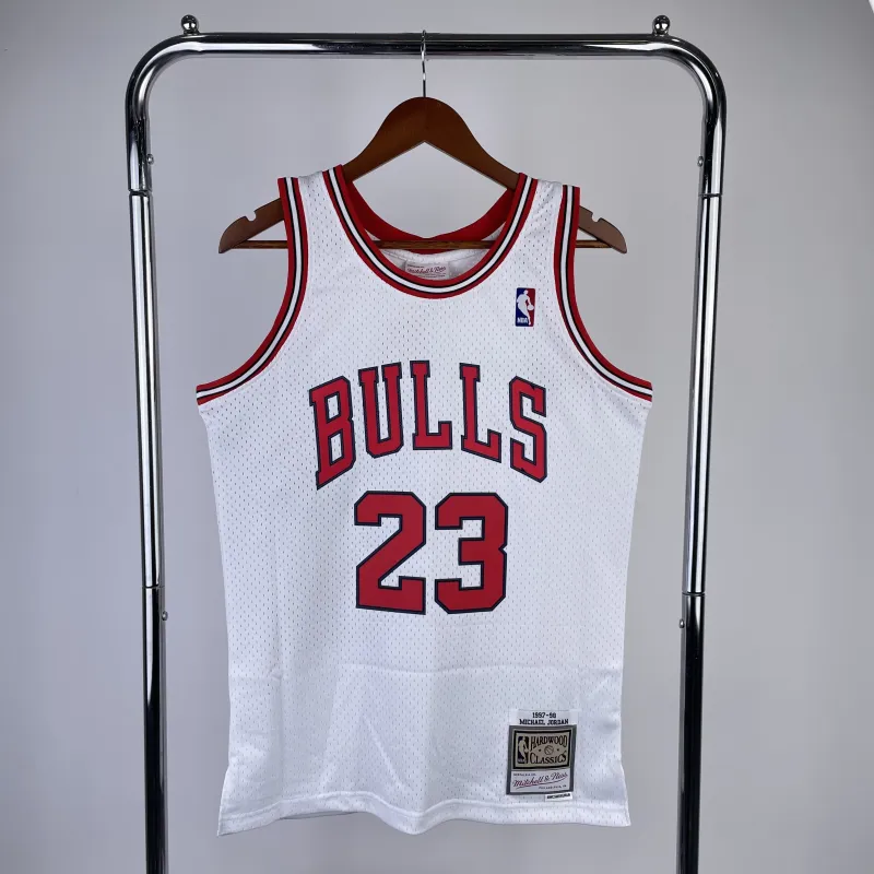 Chicago Bulls Mitchell & Ness Retro Michael Jordan #23 Men’s Jersey