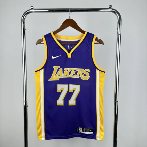 Camisa masculina roxa com decote em V do Los Angeles Lakers, modelo #77, do Luka Doncic