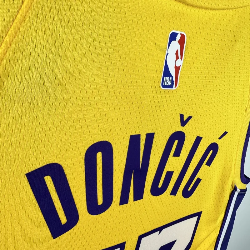 Maglia da uomo Los Angeles Lakers con scollo a V Luka Doncic #77 Giallo