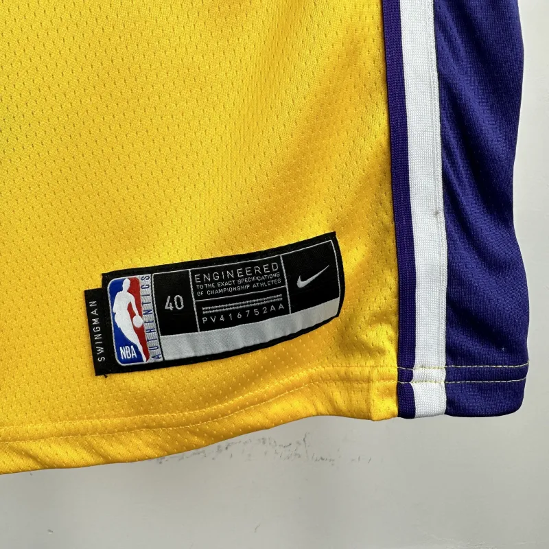 Maglia da uomo Los Angeles Lakers con scollo a V Luka Doncic #77 Giallo