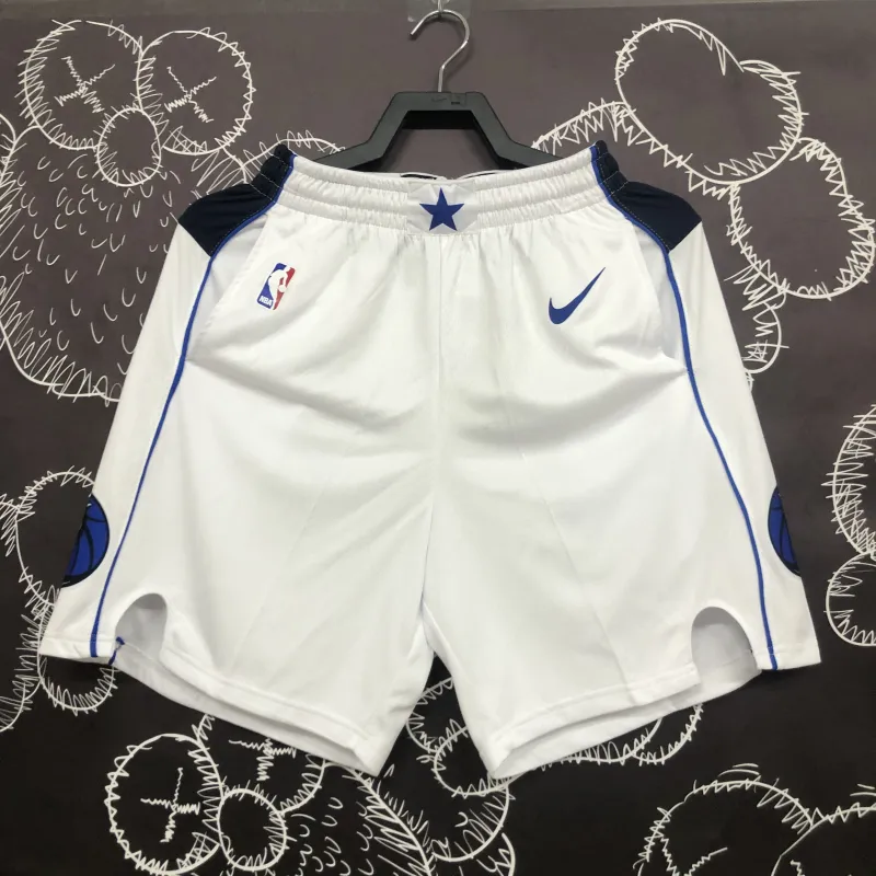 Calções brancos para homem dos Dallas Mavericks