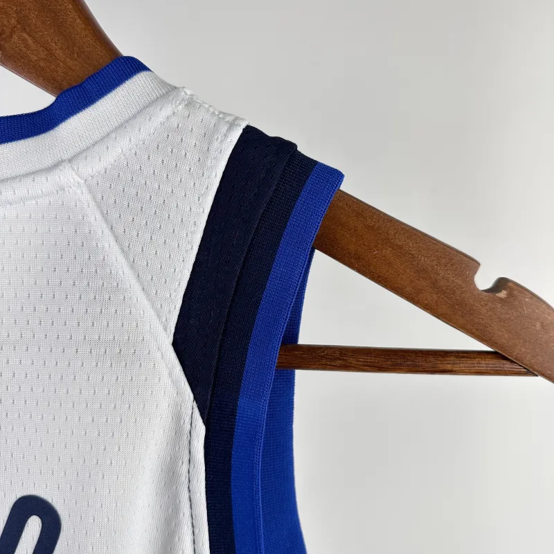 Dallas Mavericks Kyrie Irving #11 Youth White Jersey