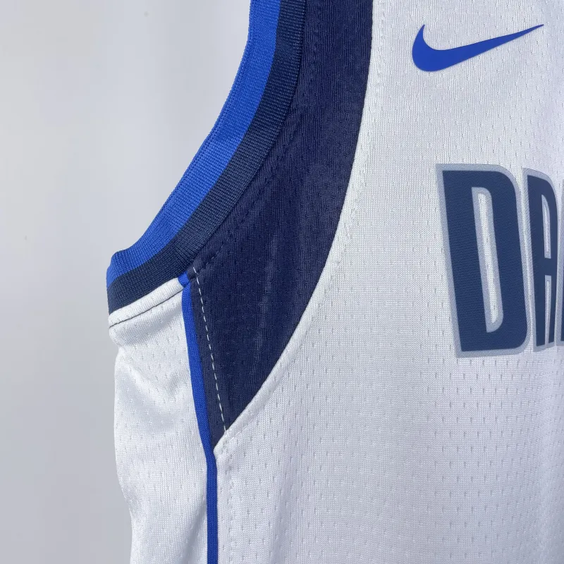 Dallas Mavericks Kyrie Irving #2 Youth White Jersey