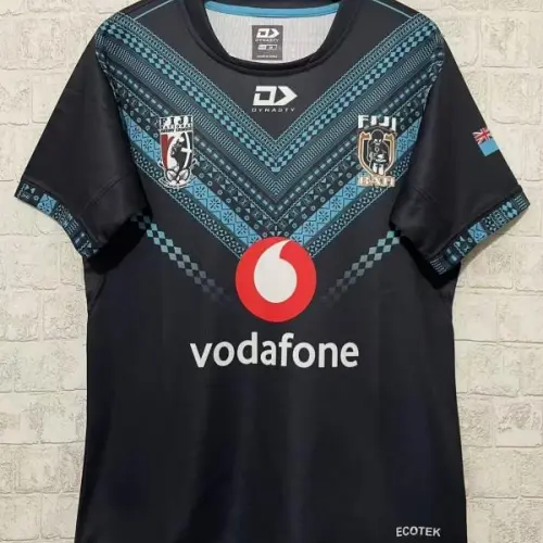 2026 Fiji Bati Schwarz mit blauem Tribal-Muster Jersey