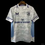 24/25 Leinster Weißes Trikot mit Chevron-Muster und himmelblauen Einsätzen 24/25 Leinster Trikot weiß mit Chevron-Muster und himmelblauen Einsätzen