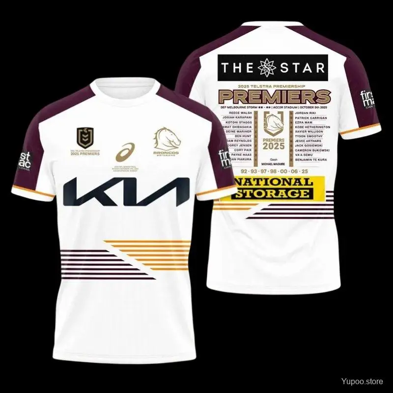 Maglia Champion 25/26 Brisbane Broncos bianca con maniche maroon e strisce geometriche diagonali.