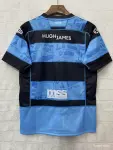 25/26 Maglia del Cardiff Rugby di colore blu cielo con canestri blu navy e stampa Heritage