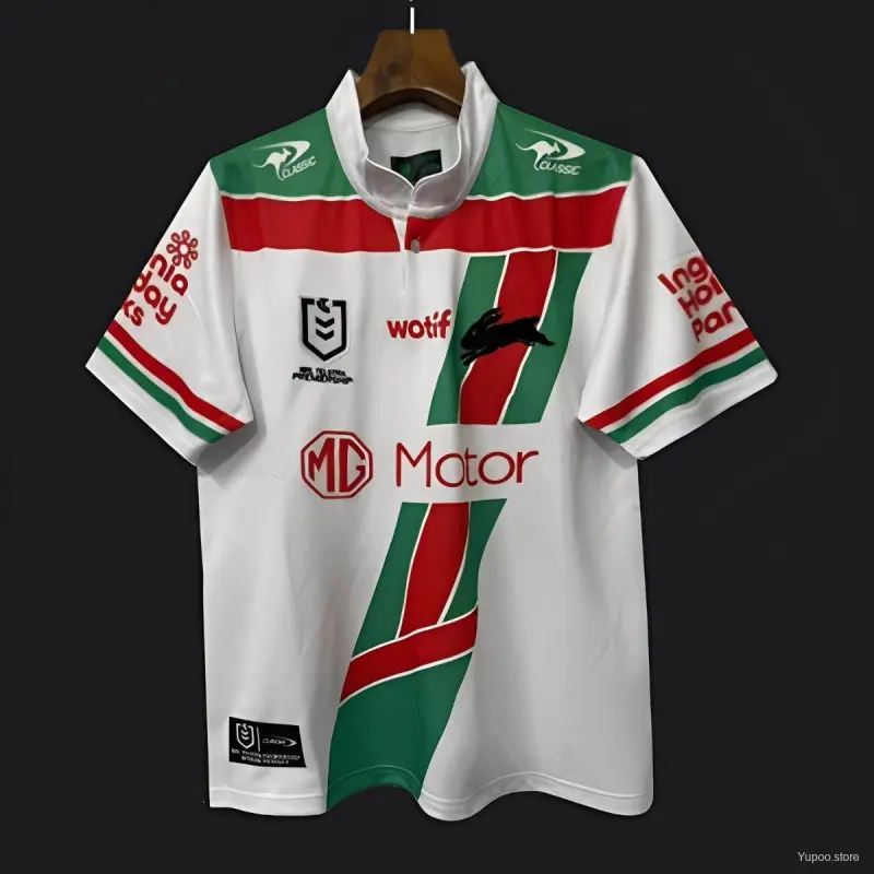Maglia South Sydney Rabbitohs 25/26 bianca con Chevron rosso e verde.