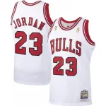 Männer Chicago Bulls Michael Jordan #23 Throwback weiß 1996-97 Hardwood Classics Spieler Jersey Men’s Chicago Bulls Michael Jordan #23 Throwback White 1996-97 Hardwood Classics Player Jersey
