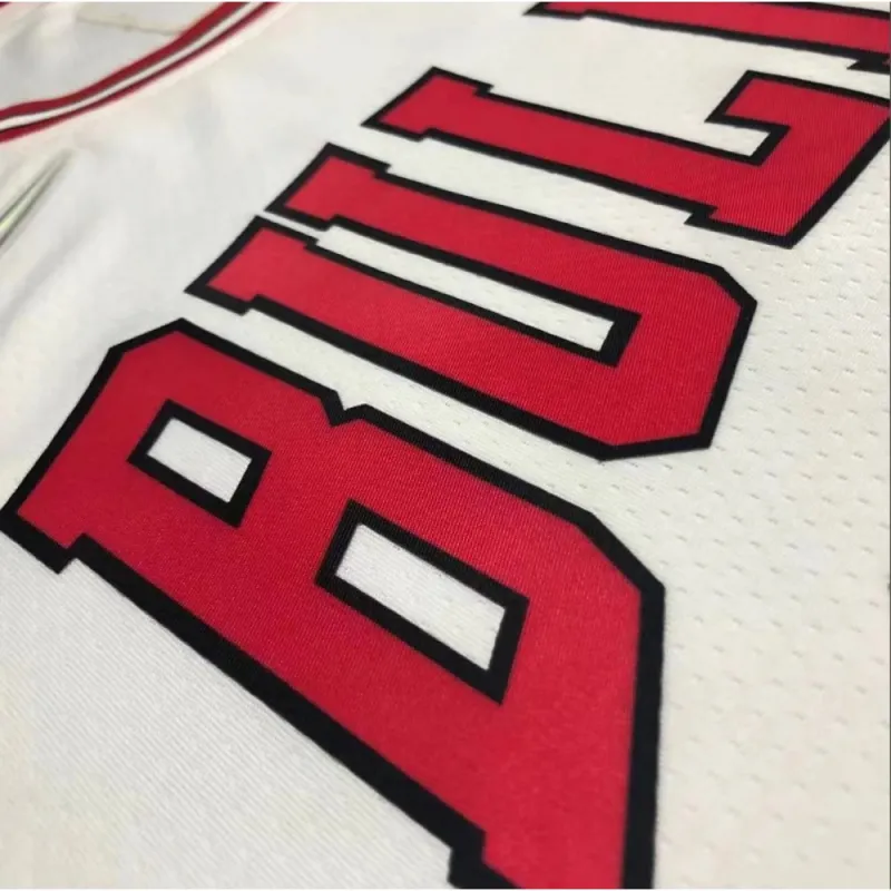 Men's Chicago Bulls Alex Caruso #6 White 2021/22 Diamond Swingman Jersey - Icon Edition