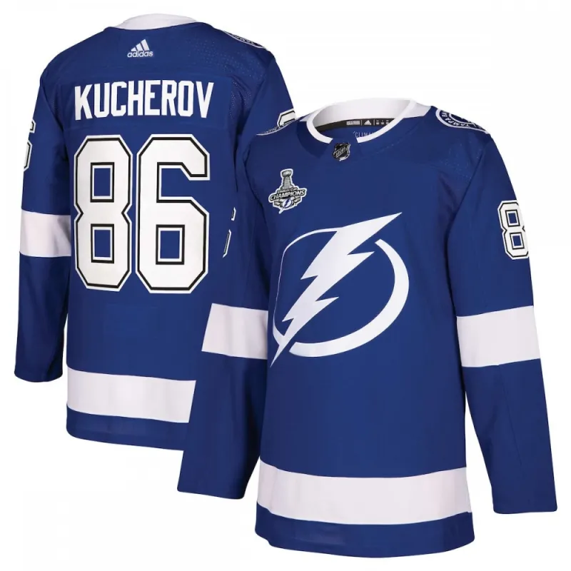 Camisa autêntica de jogador Nikita Kucherov do Tampa Bay Lightning da adidas, campeão da Stanley Cup de 2021 – Azul