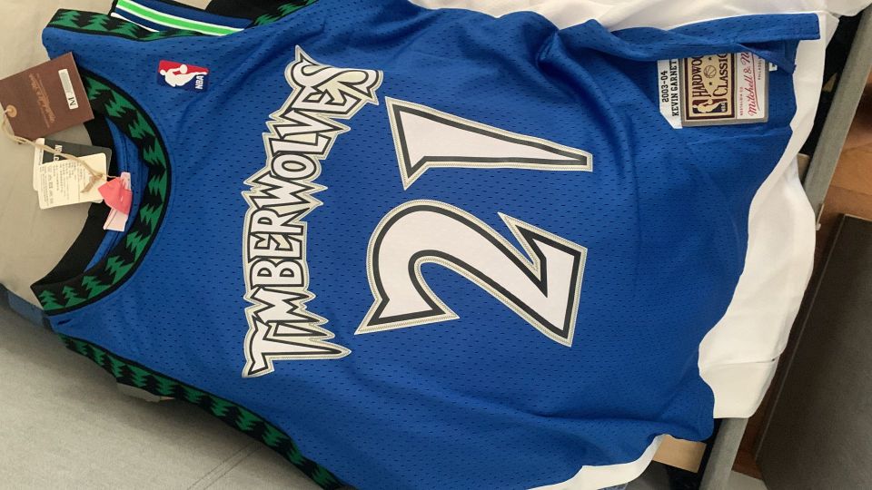 Men's Minnesota Timberwolves Towns #32 Nike Blue 2021/22 Swingman NBA Jersey - City Edition photo review
