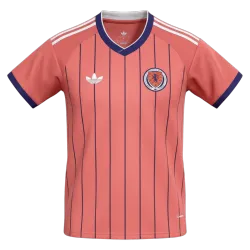 Maillot extérieur de l'équipe d'Écosse pour la Coupe du monde 2026 - photo du produit Maillot extérieur de l'équipe d'Écosse pour la Coupe du monde 2026, vue de face : un maillot de football écossais qui ne passe pas inaperçu.