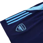 Equipamento de pré-jogo do Arsenal 2024/25